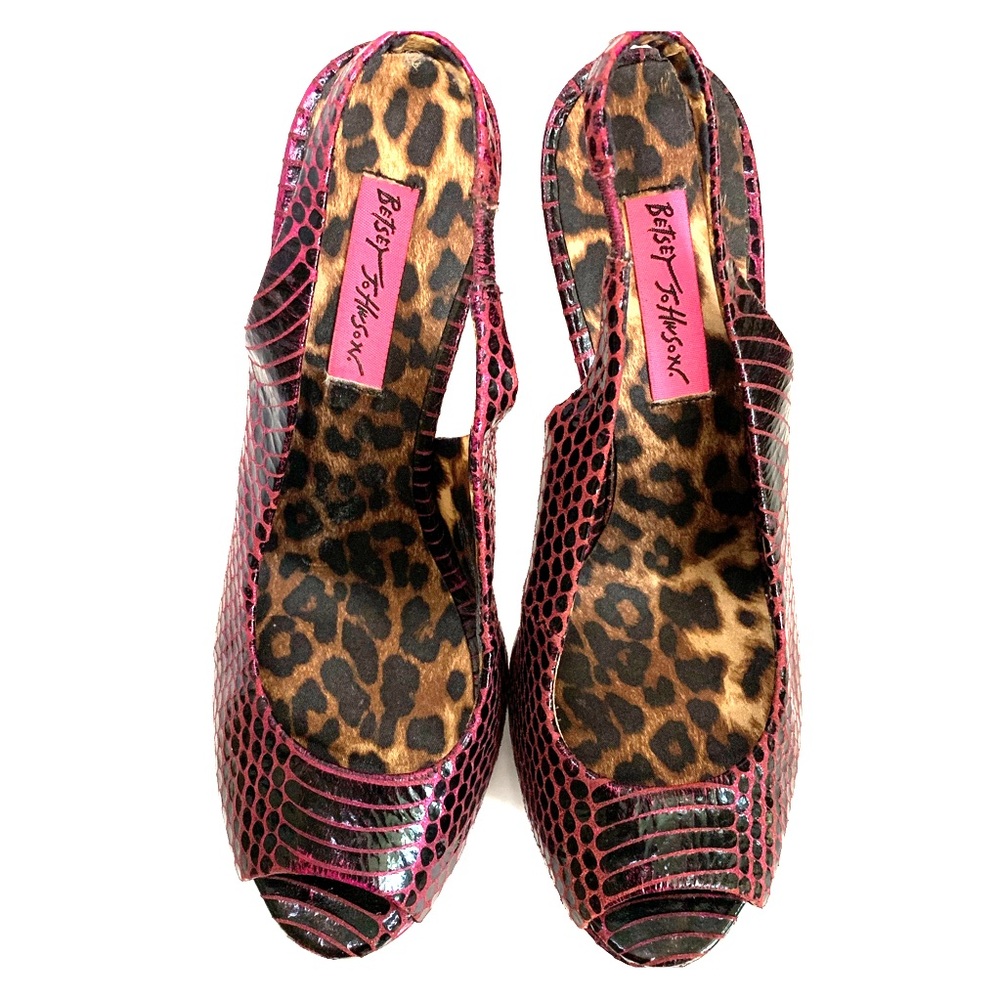 Betsey Johnson Fushia Snake Print Heel Sz 7.5
